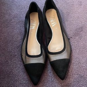 Women’s Zara Flat, Pointed Toe,  Mesh and Suede Size 6,